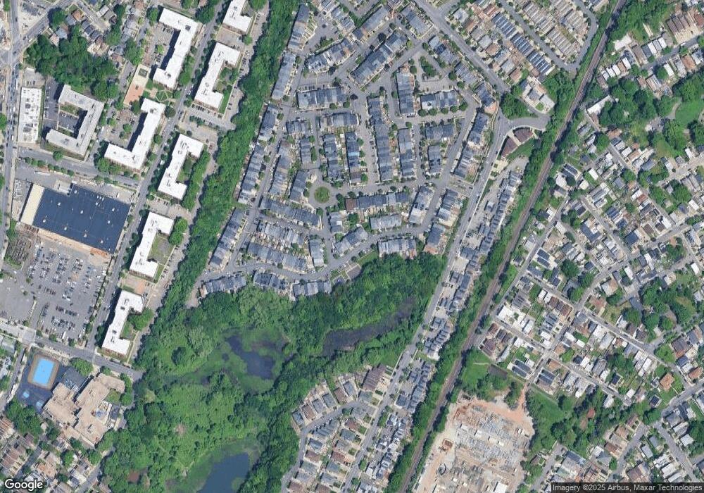 330 Skyline Dr unit C, Staten Island, NY 10304 - photo 1