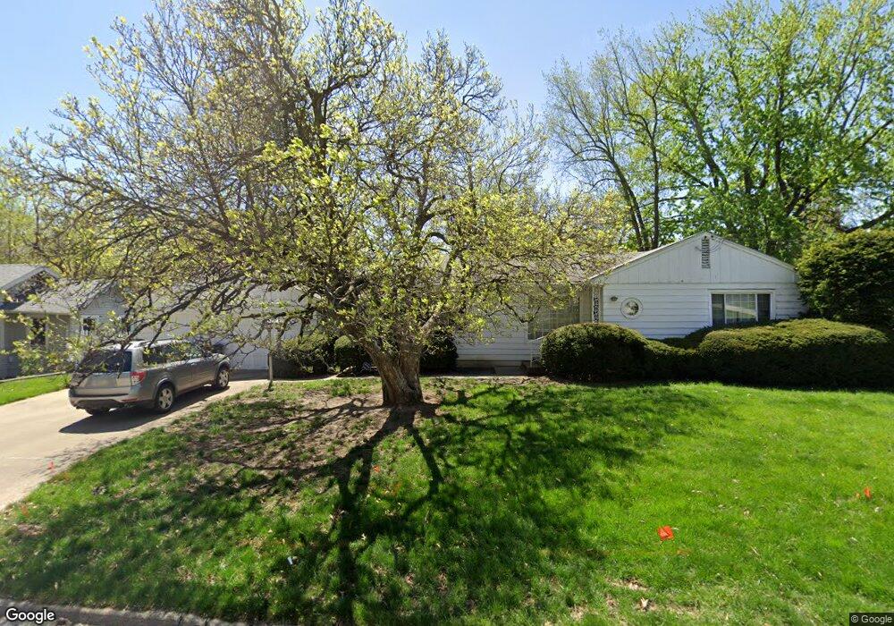 3900 Urbandale Ave, Des Moines, IA 50310 - photo 1