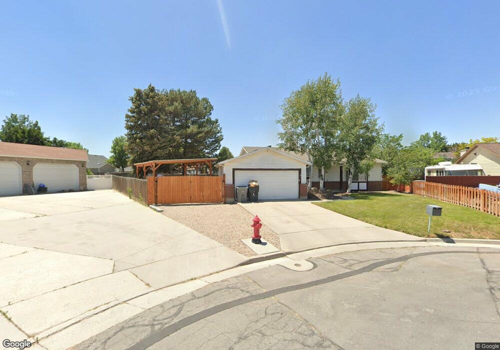 10078 Bagpiper Cir, South Jordan, UT 84095 - photo 1