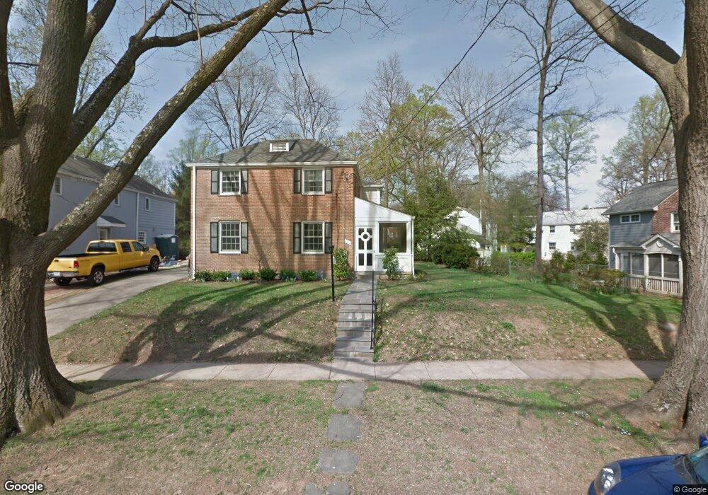 7910 Kentbury Dr, Bethesda, MD 20814 - photo 1