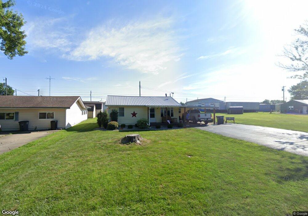 490 E Cameron Dr, Rushville, IN 46173 - photo 1