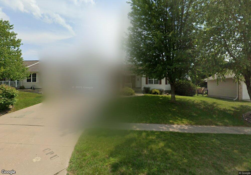 114 Whispering Wind Ln, Center Point, IA 52213 - photo 1