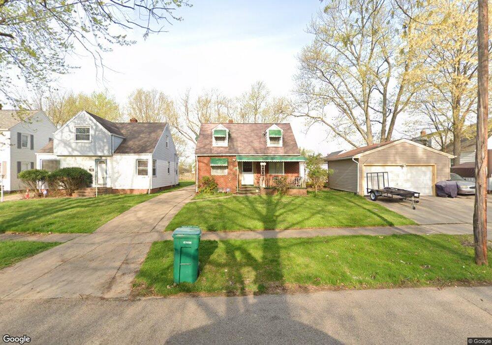 5034 Erwin St, Maple Heights, OH 44137 - photo 1