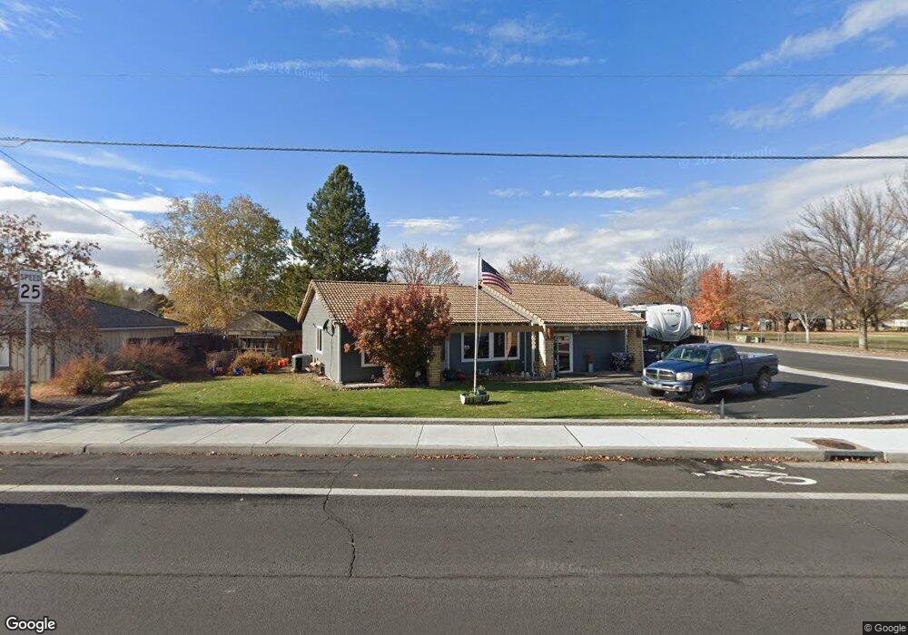 2347 NW 10th St, Redmond, OR 97756 - photo 1