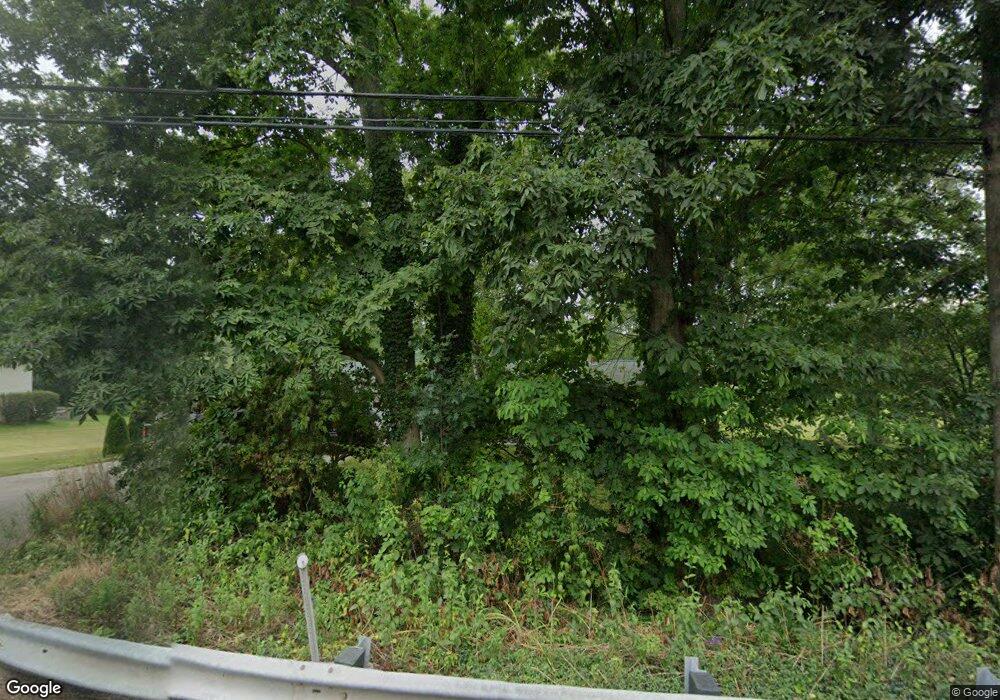 528 Racebrook Rd, Orange, CT 06477 - photo 1