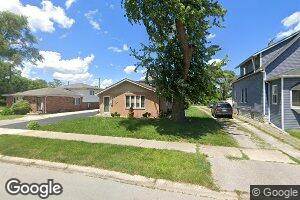 706 E 153rd St, Phoenix, IL 60426