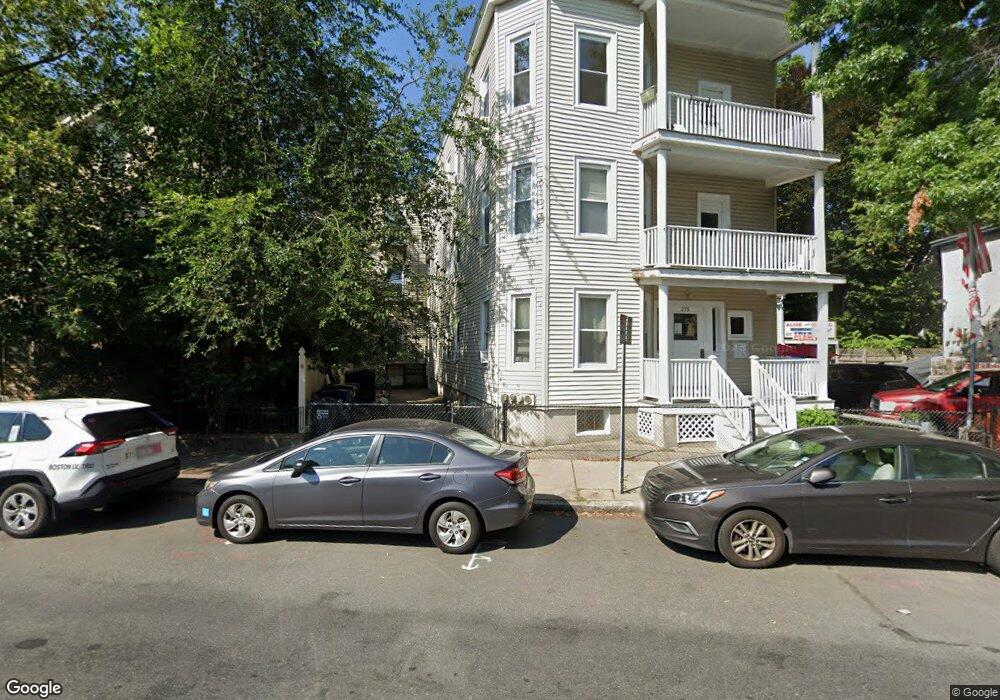 275 Putnam Ave unit 3, Cambridge, MA 02139 - photo 1