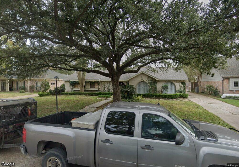 10111 Inwood Dr, Houston, TX 77042 - photo 1