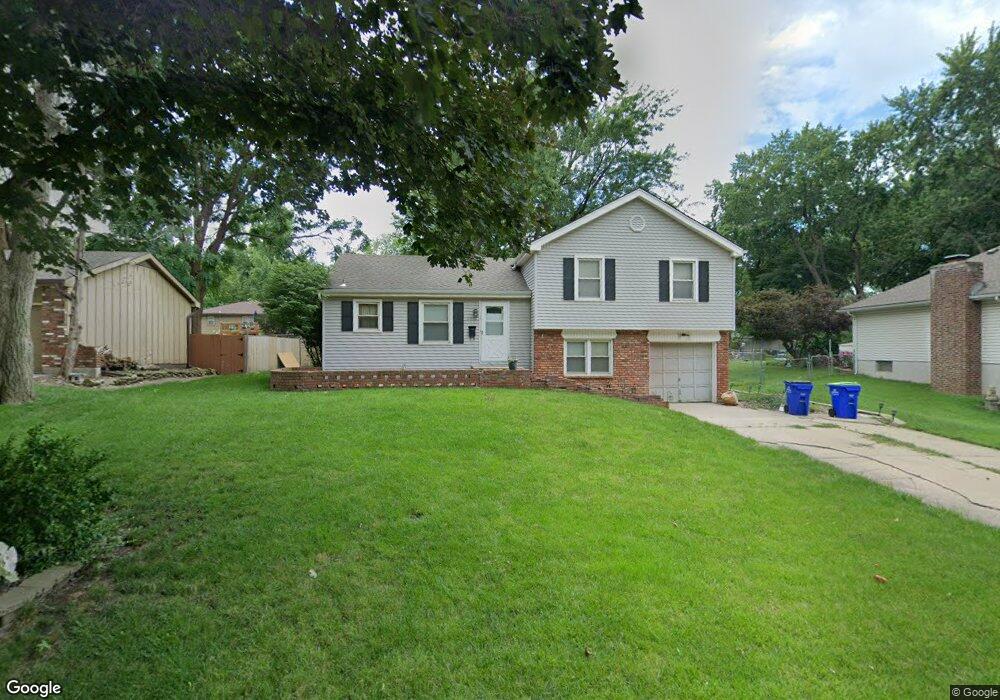 6630 Larsen Ln, Shawnee, KS 66203 - photo 1
