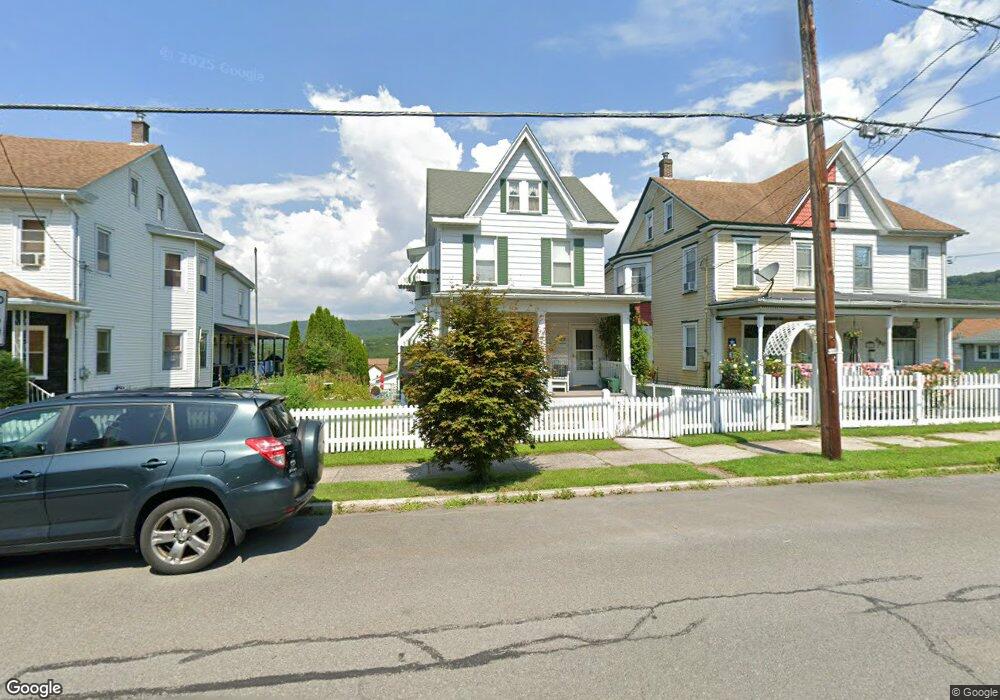 819 Center St, Jim Thorpe, PA 18229 - photo 1