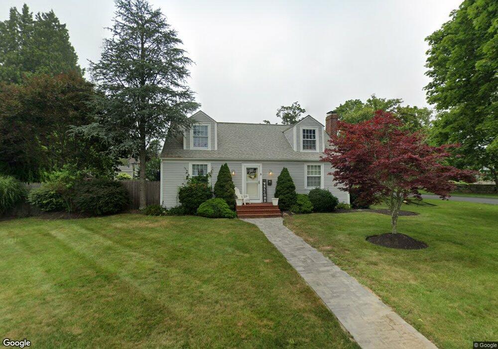 8 William St, South Dartmouth, MA 02748 - photo 1