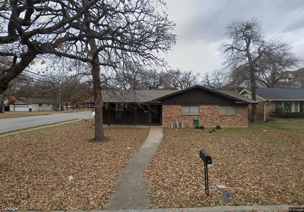 740 Joanna Dr, Hurst, TX 76053 - photo 1