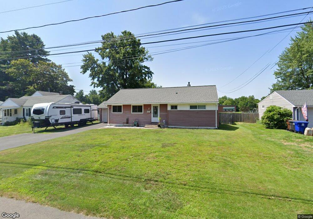 8 Hamilton Ct, Enfield, CT 06082 - photo 1