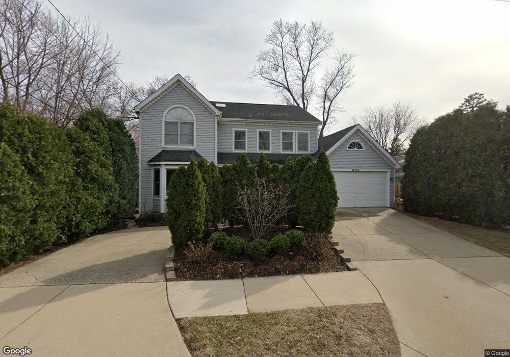 302 E Saint Charles Rd, Elmhurst, IL 60126 - photo 1