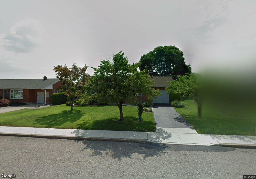 3221 N 4th St, Whitehall, PA 18052 - photo 1