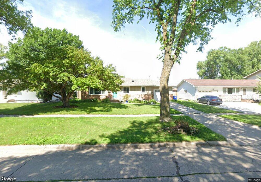 1605 17th St S, Fargo, ND 58103 - photo 1