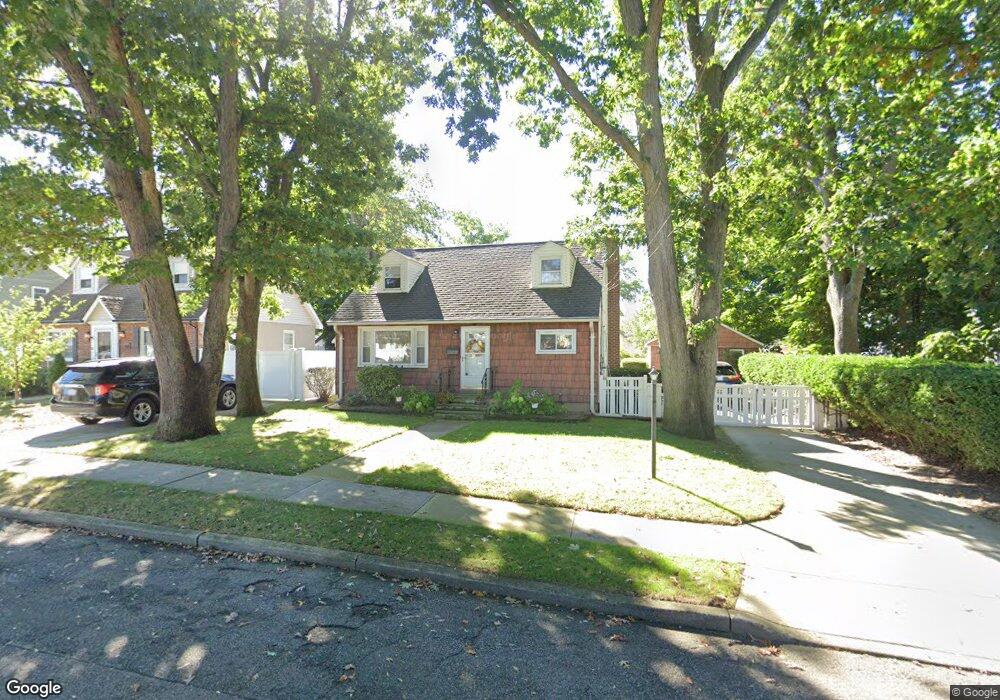 455 Jefferson Ave, Rockville Centre, NY 11570 - photo 1