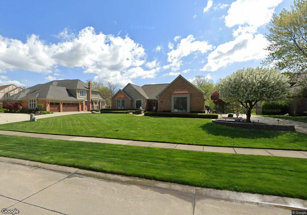 4666 Rivers Edge Dr, Troy, MI 48098 - photo 1