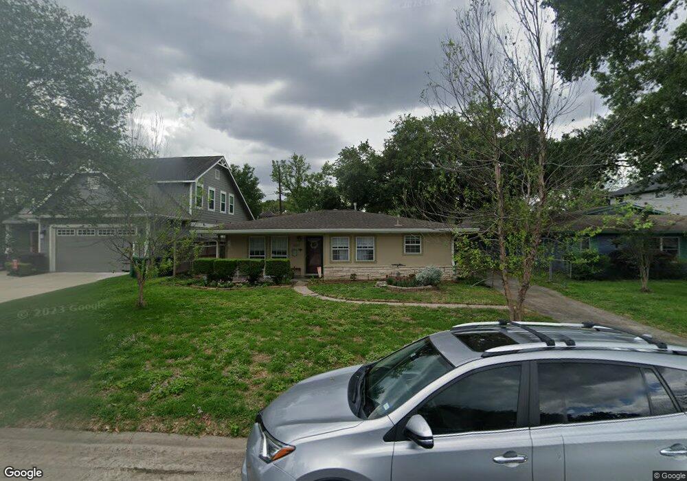 1443 Curtin St, Houston, TX 77018 - photo 1