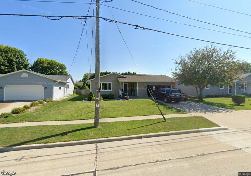 3217 Division St, Manitowoc, WI 54220 - photo 1