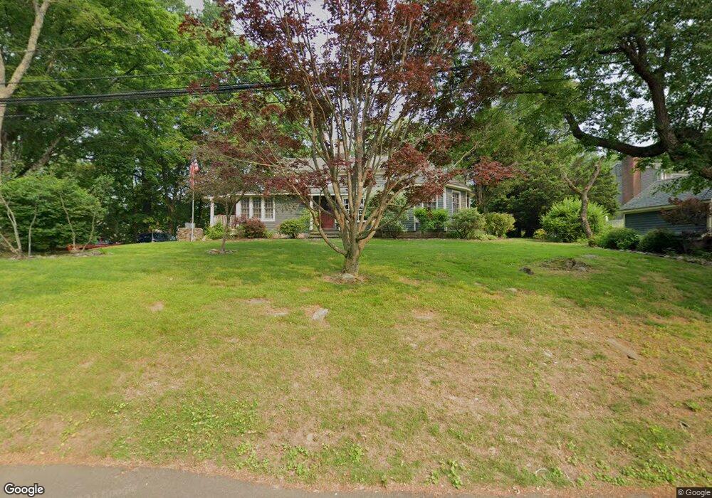 152 Brookside Dr, Fairfield, CT 06824 - photo 1