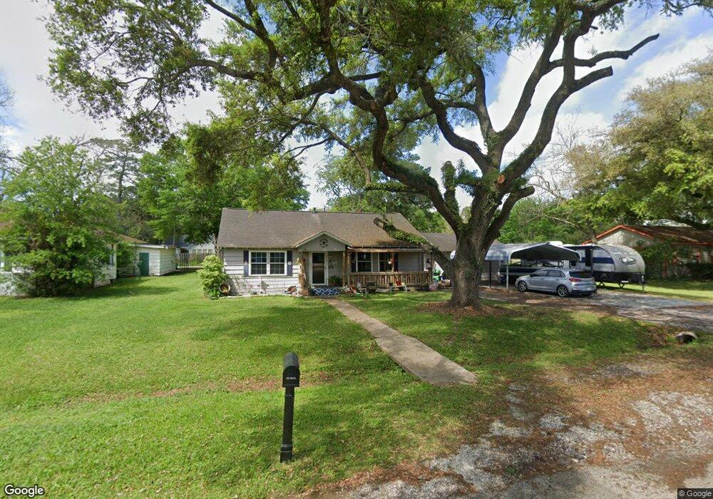 2924 Avenue J, Bay City, TX 77414 - photo 1