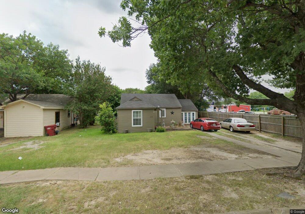204 E Evans Ave, Bonham, TX 75418 - photo 1
