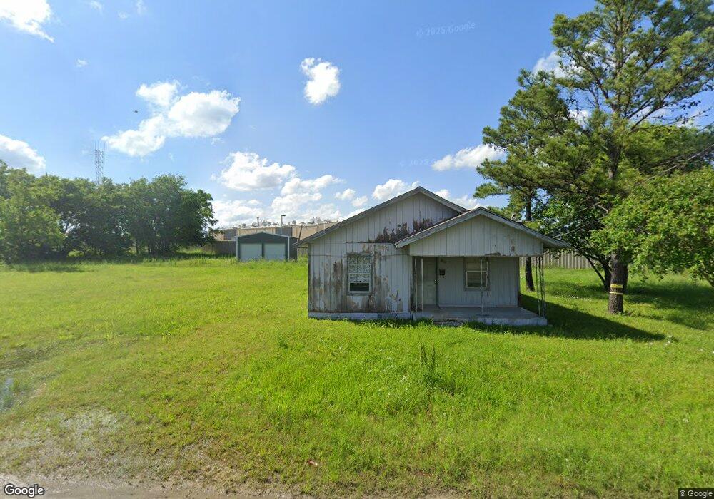 905 E Kilpatrick St, Cleburne, TX 76031 - photo 1