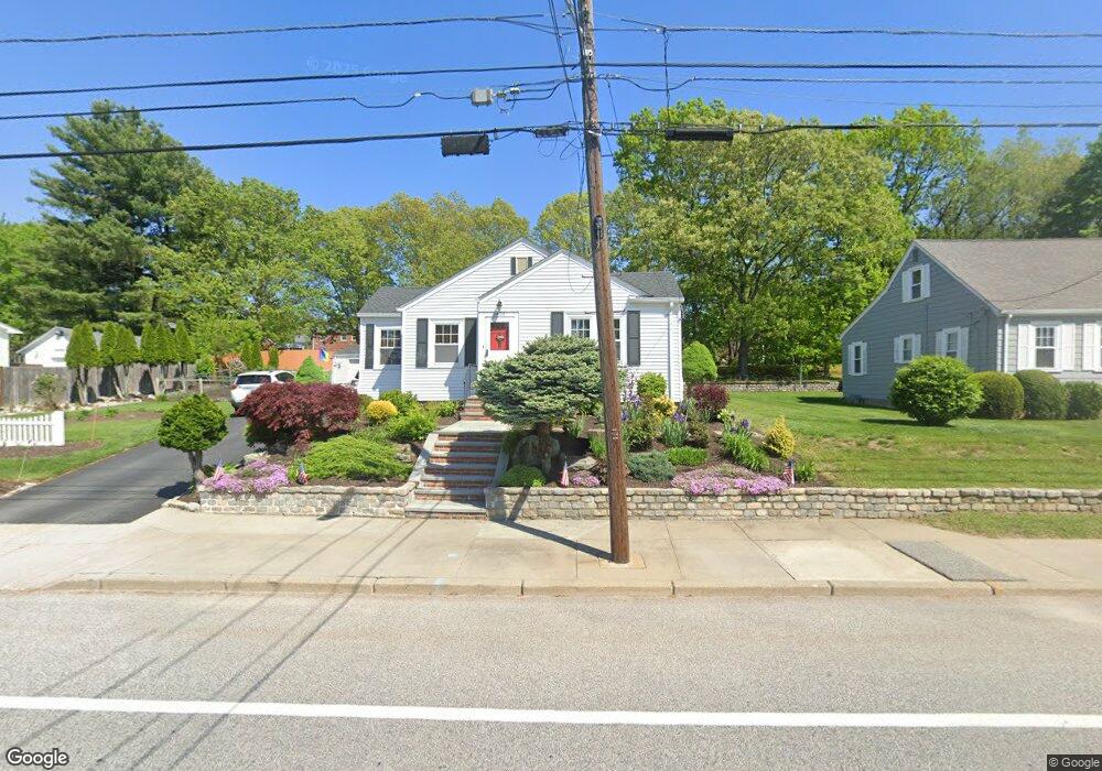 2426 Cranston St, Cranston, RI 02920 - photo 1
