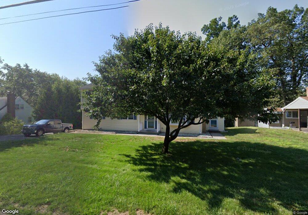 189 Taft Ln, Windsor Locks, CT 06096 - photo 1