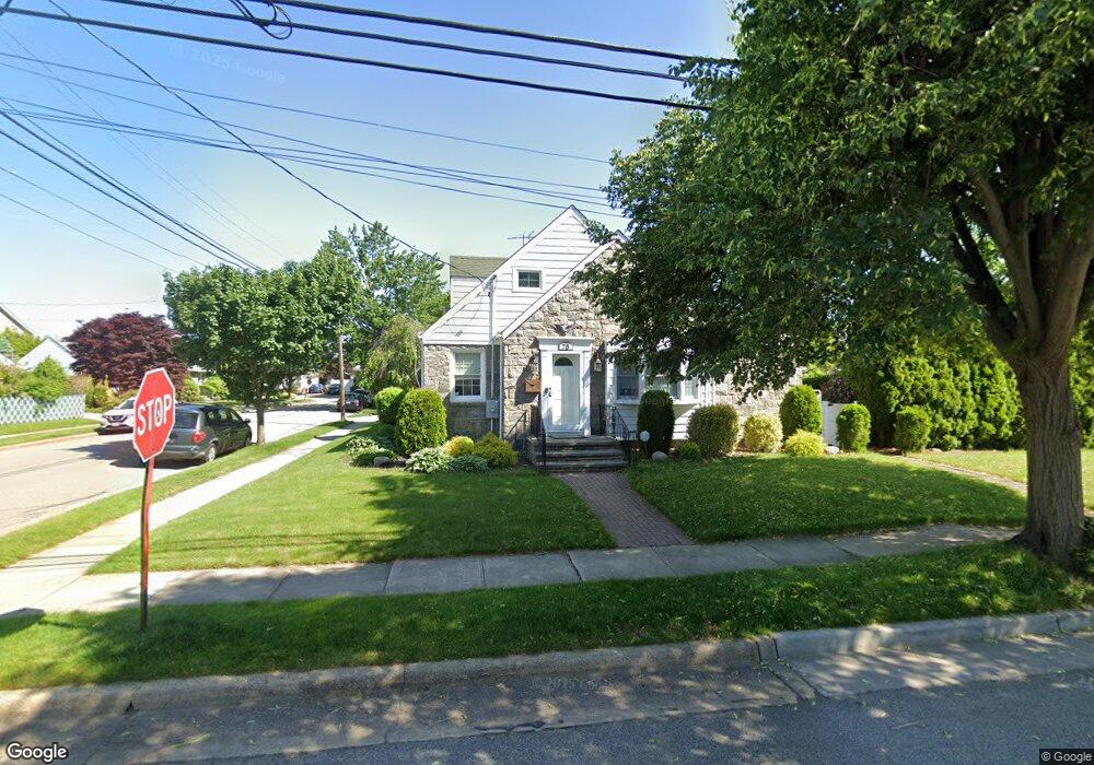 78 Fairfield Ave, Mineola, NY 11501 - photo 1