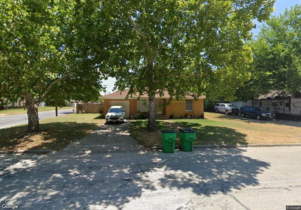 1016 Fair Ave, Gainesville, TX 76240 - photo 1