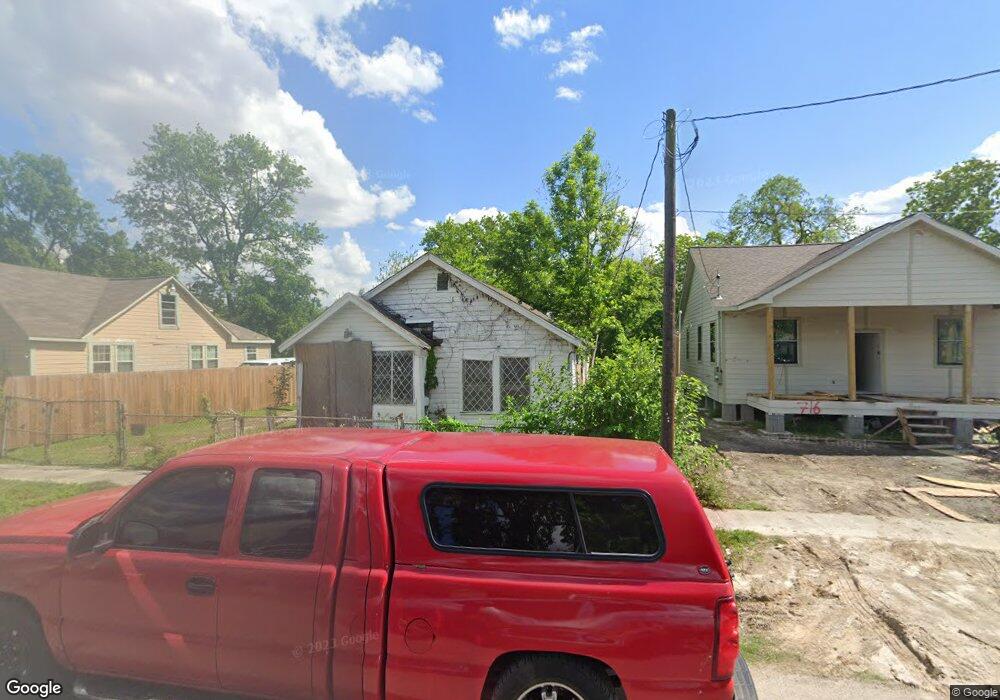 720 Barkley St, Houston, TX 77022 - photo 1