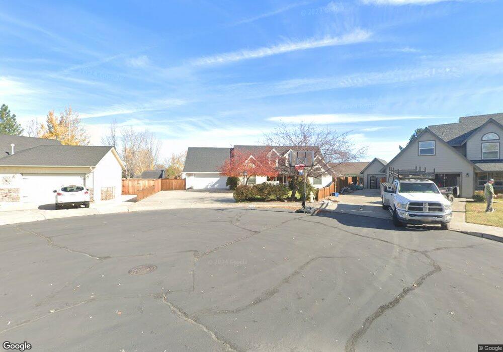 2115 NW Maple Nut Ct, Redmond, OR 97756 - photo 1