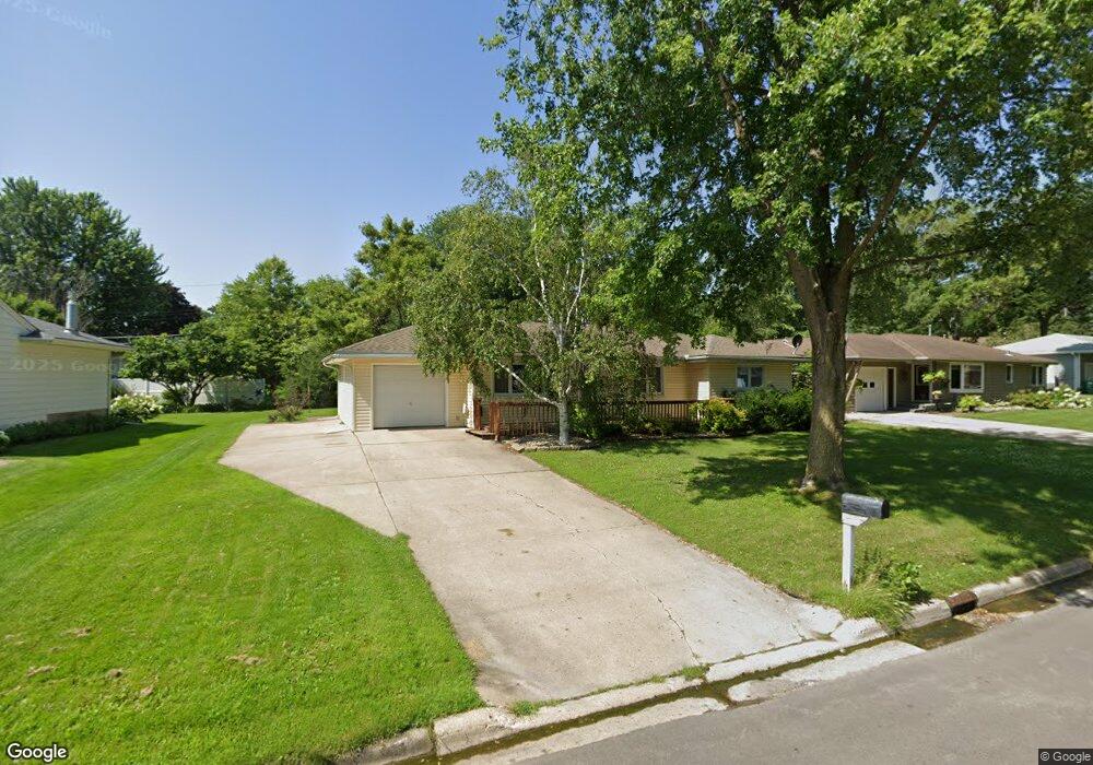 1401 Crestview Rd, Albert Lea, MN 56007 - photo 1