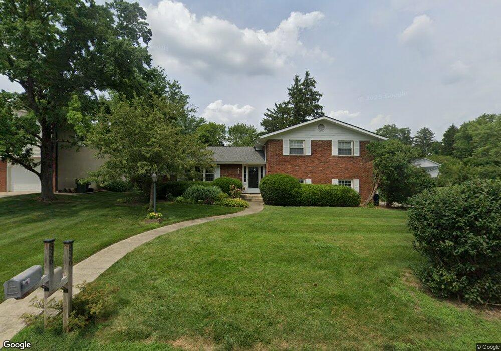 836 Greenridge Rd, Columbus, OH 43235 - photo 1