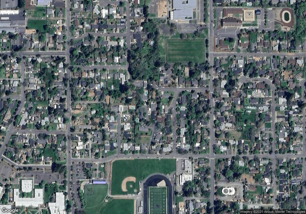 933 NE Wesley Ln, Grants Pass, OR 97526 - photo 1