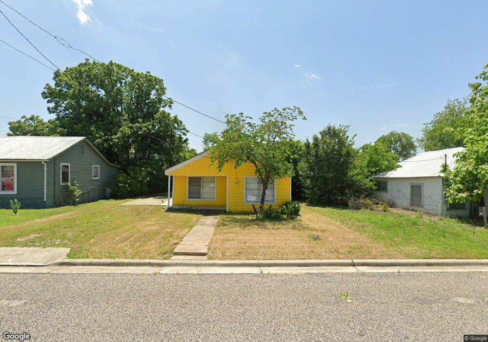 602 Water St, Whitesboro, TX 76273 - photo 1