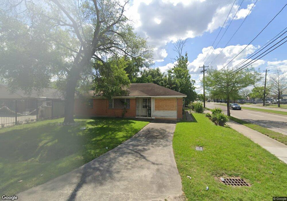 4323 Busiek St, Houston, TX 77022 - photo 1