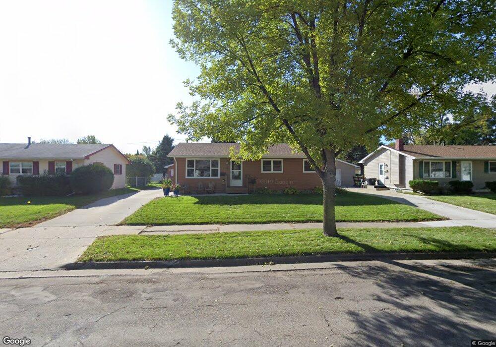 1915 21st Ave S, Grand Forks, ND 58201 - photo 1