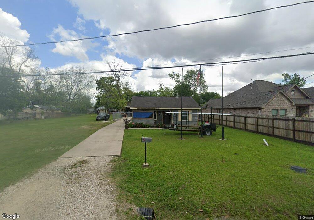 1207 Sadler St, Houston, TX 77022 - photo 1