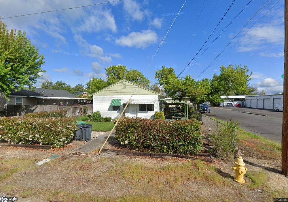 447 Cedar St, Central Point, OR 97502 - photo 1