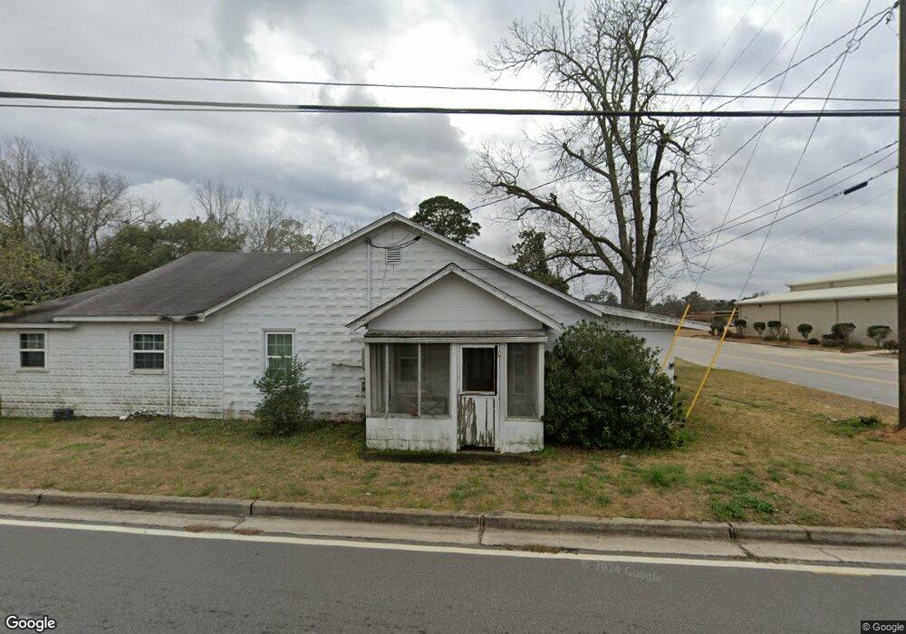301 E Smith St, Claxton, GA 30417 - photo 1