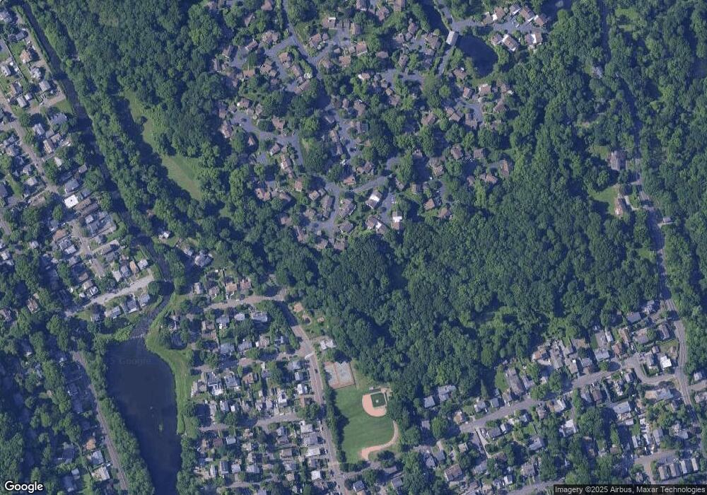 514 W Lyon Farm Dr, Greenwich, CT 06831 - photo 1