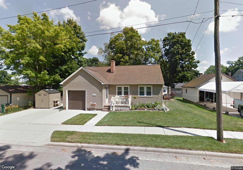 319 Maple St, Grand Ledge, MI 48837 - photo 1