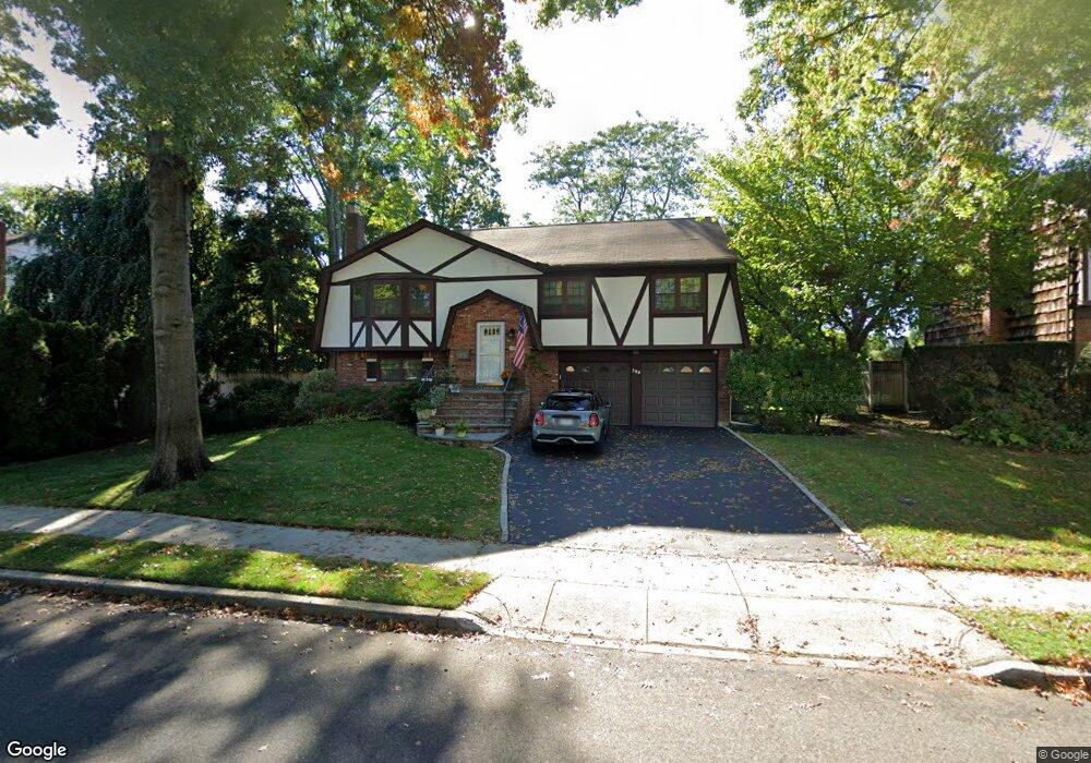 386 Parkway Dr, Westbury, NY 11590 - photo 1