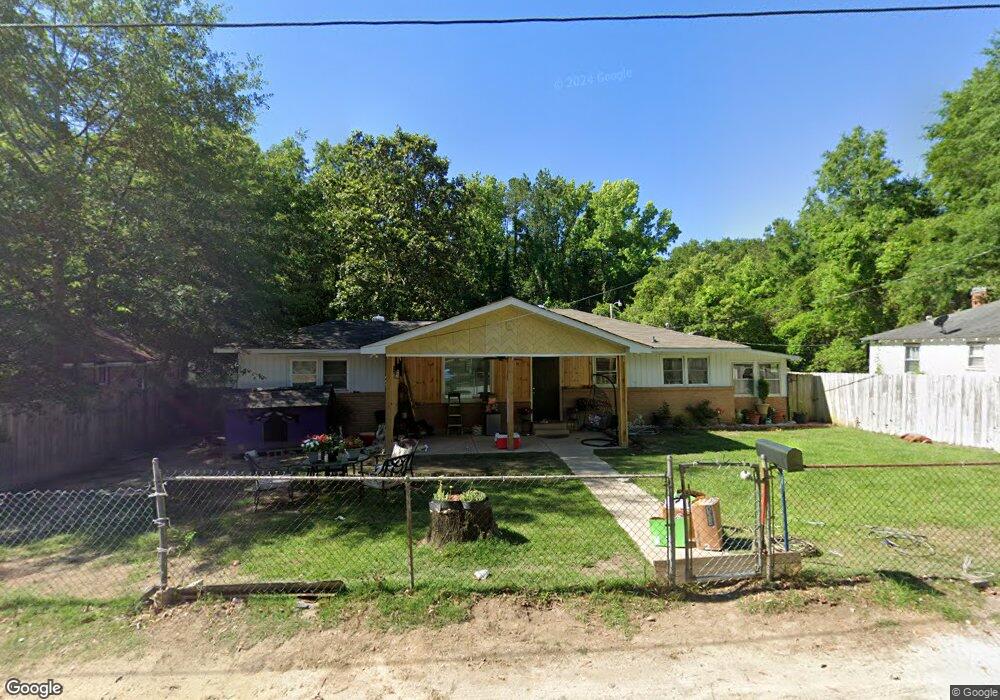 813 W Hampton St, Camden, SC 29020 - photo 1