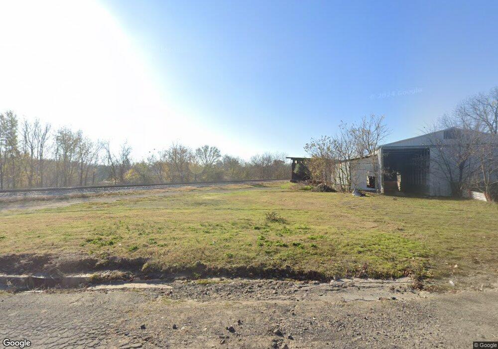 201 W Broadway St, Henryetta, OK 74437 - photo 1