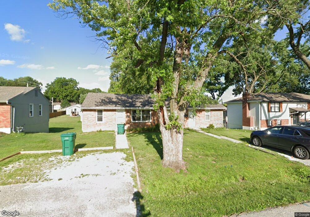 5811 Monrovia St, Shawnee, KS 66216 - photo 1