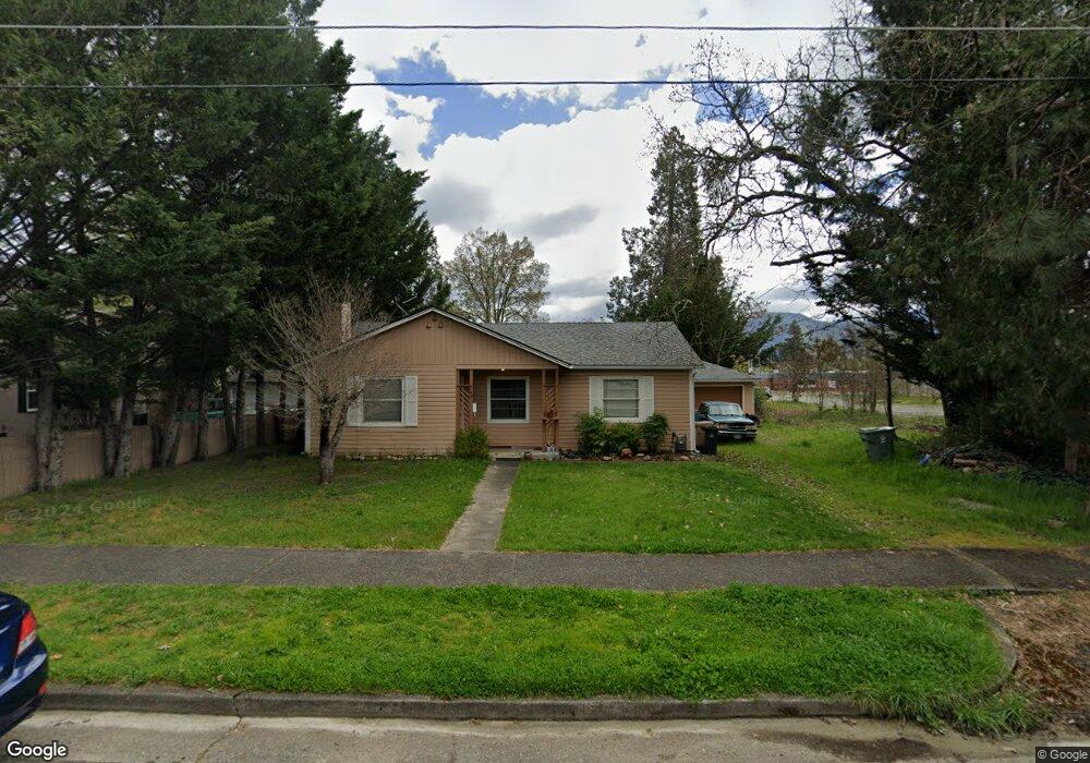 743 NW 5th St, Grants Pass, OR 97526 - photo 1